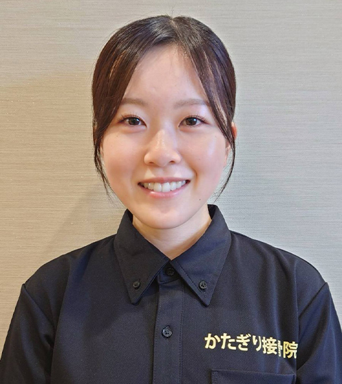 スタッフの顔写真
